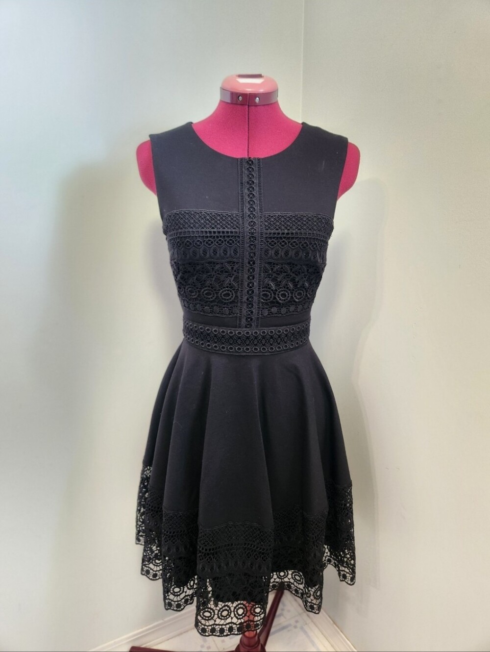 Ever New Black Lace Sleeveless Dress